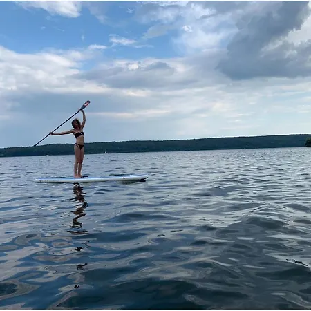 Stylisches See-studio Mit Badezugang & Garten Апартаменты *