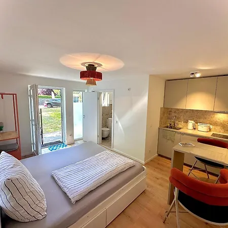 Stylisches See-studio Mit Badezugang & Garten *