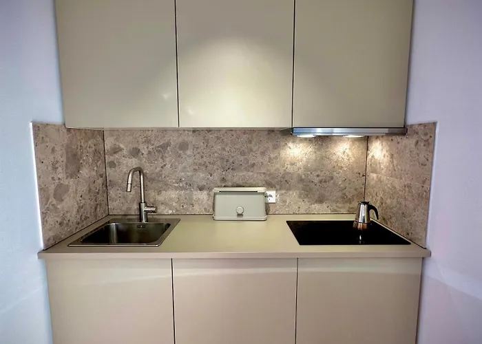 Stylisches See-studio Mit Badezugang&garten Apartment